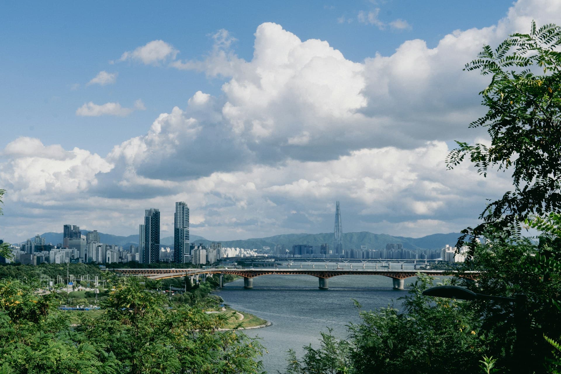 Seoul skyline and Han River on a clear day